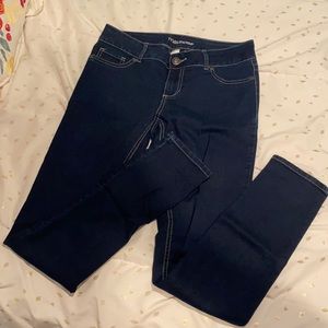 Maurices dark wash jeggings, Medium Regular